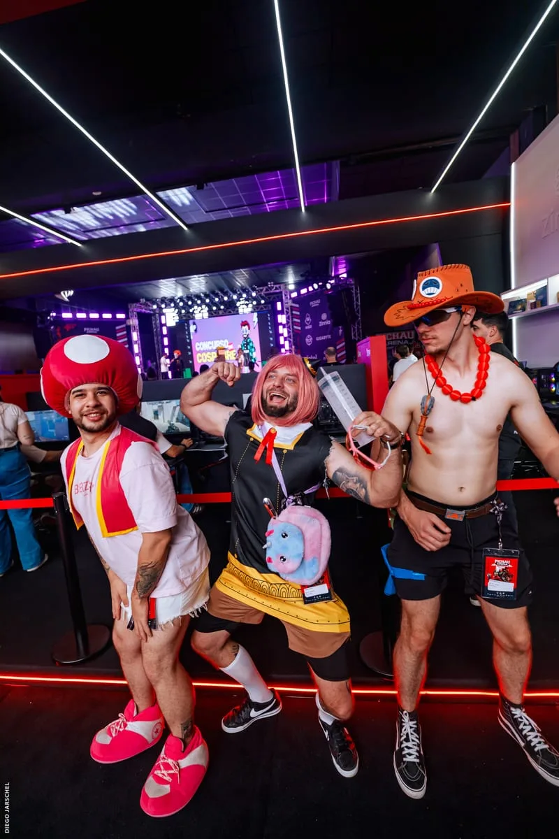 Participantes com seus cosplays na edição de 2026