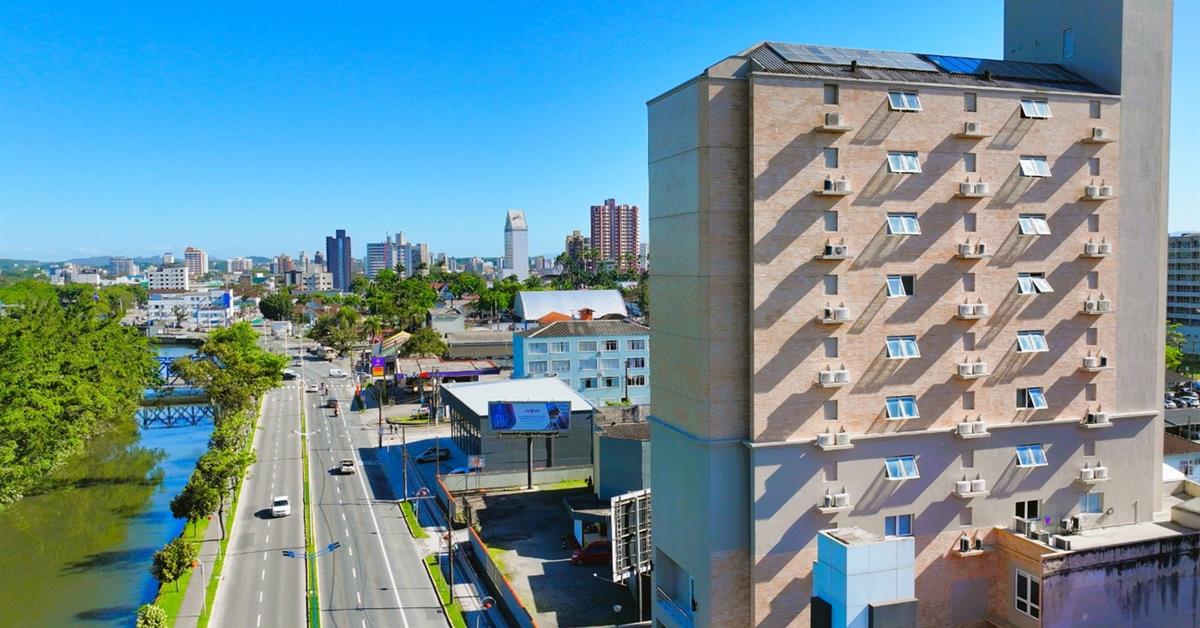 Fachada do Hotel Le Village Joinville